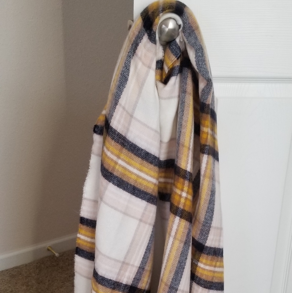 H&M plaid blanket scarf